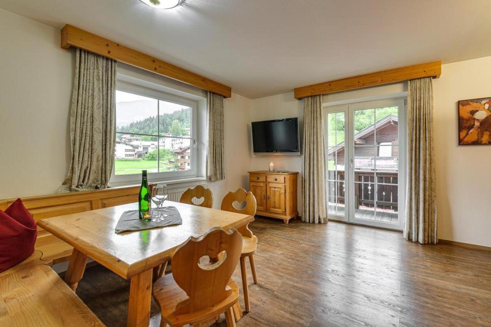 Apartment In Fuegen With A Shared Wellness 외부 사진