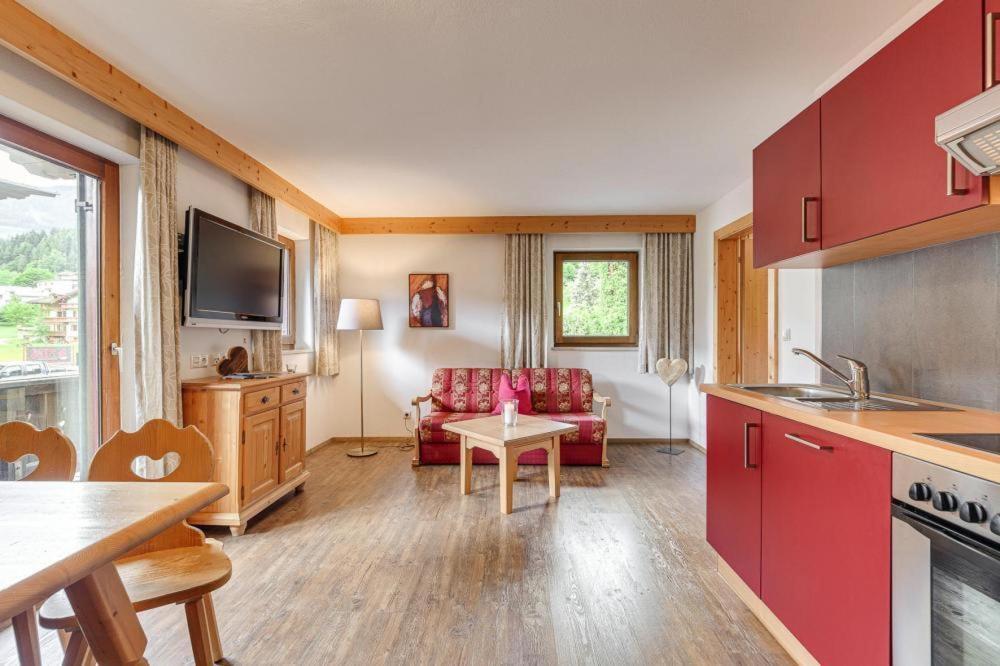 Apartment In Fuegen With A Shared Wellness 외부 사진