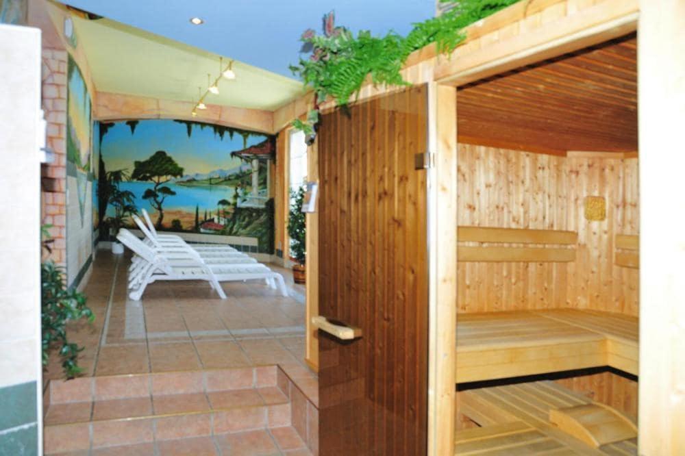 Apartment In Fuegen With A Shared Wellness 외부 사진