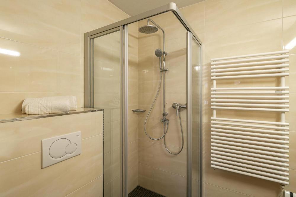 Apartment In Fuegen With A Shared Wellness 외부 사진