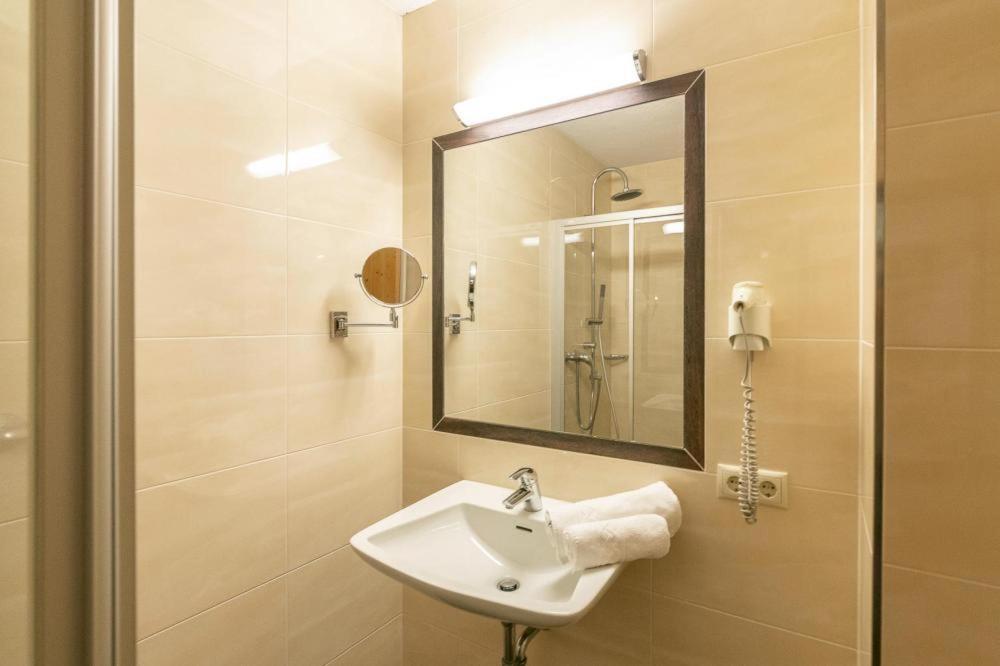 Apartment In Fuegen With A Shared Wellness 외부 사진